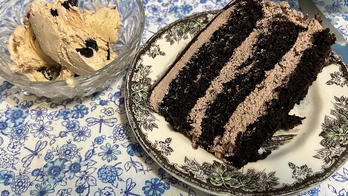 Suzi's Novelty Cakes – cake shop in Pontardawe town centre